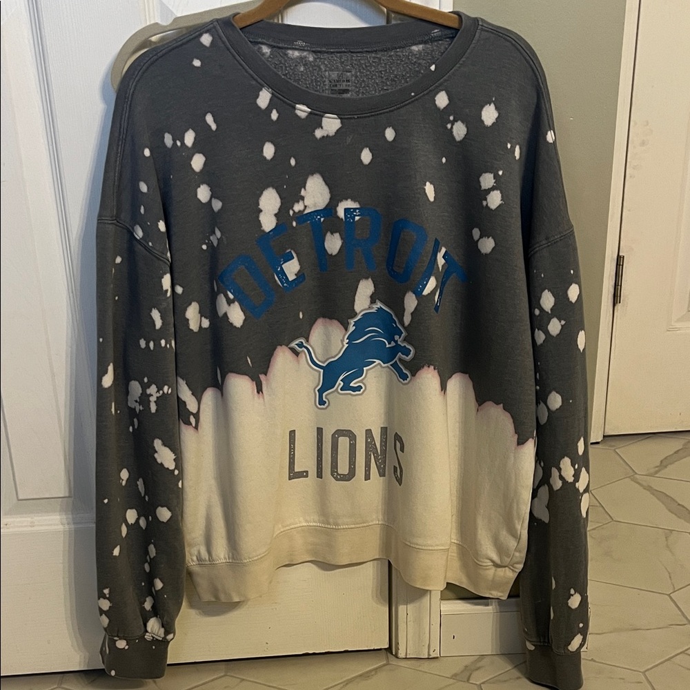 Gameday Couture Detroit Lions Gray and White Womens crewneck